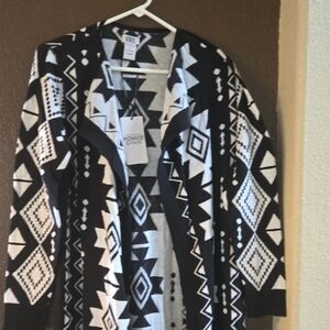 Monroe & Main Black and White Patterned Cardigan